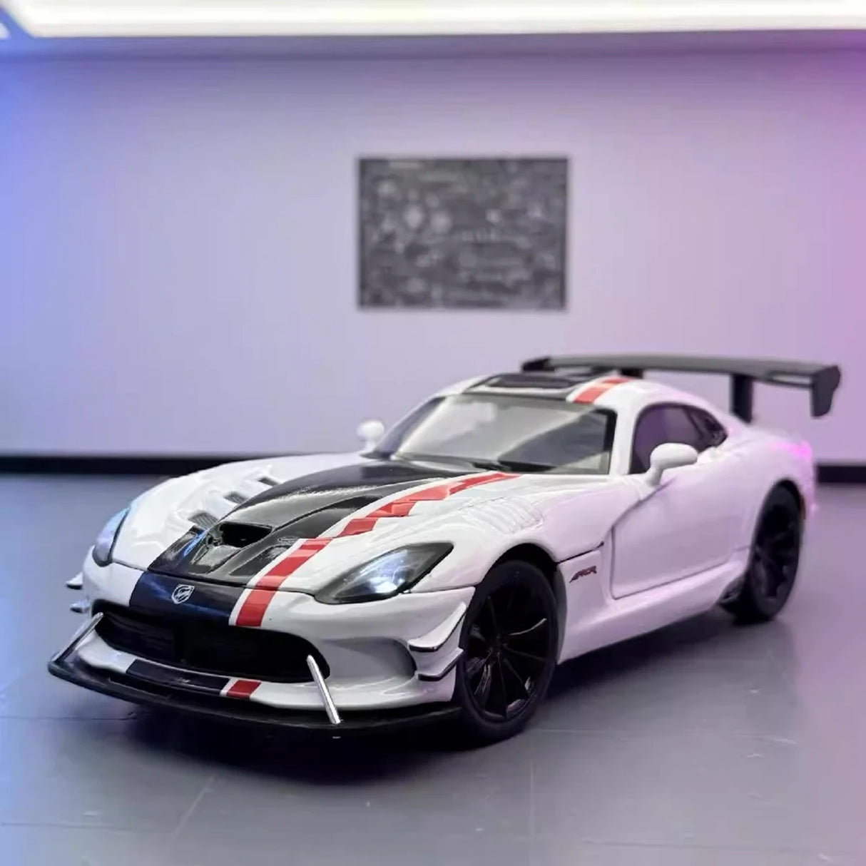 Dodge 2013 Viper SRT White 1:24 – Modello Pressofuso per esposizione pressofusa