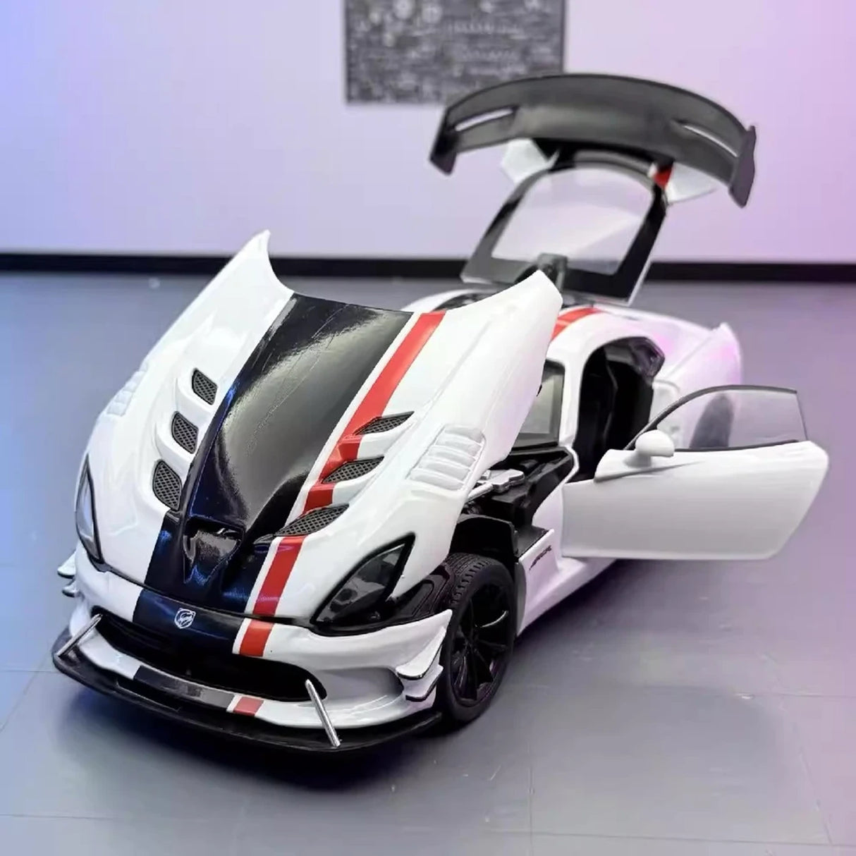 Dodge 2013 Viper SRT White 1:24 – Modello Pressofuso per esposizione pressofusa