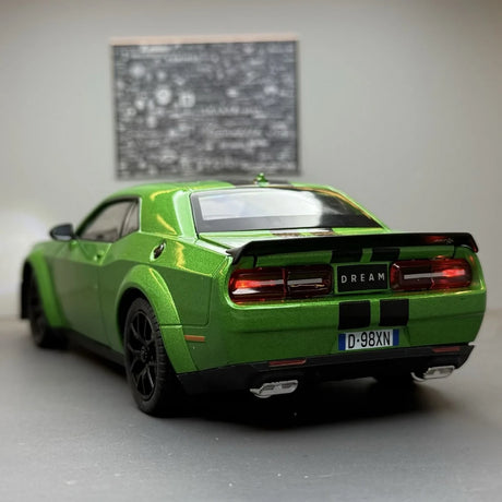 Dodge 2018 تشالنجر SRT هيلكات جرين 1:24 – نموذج عرض معدني مصبوب.