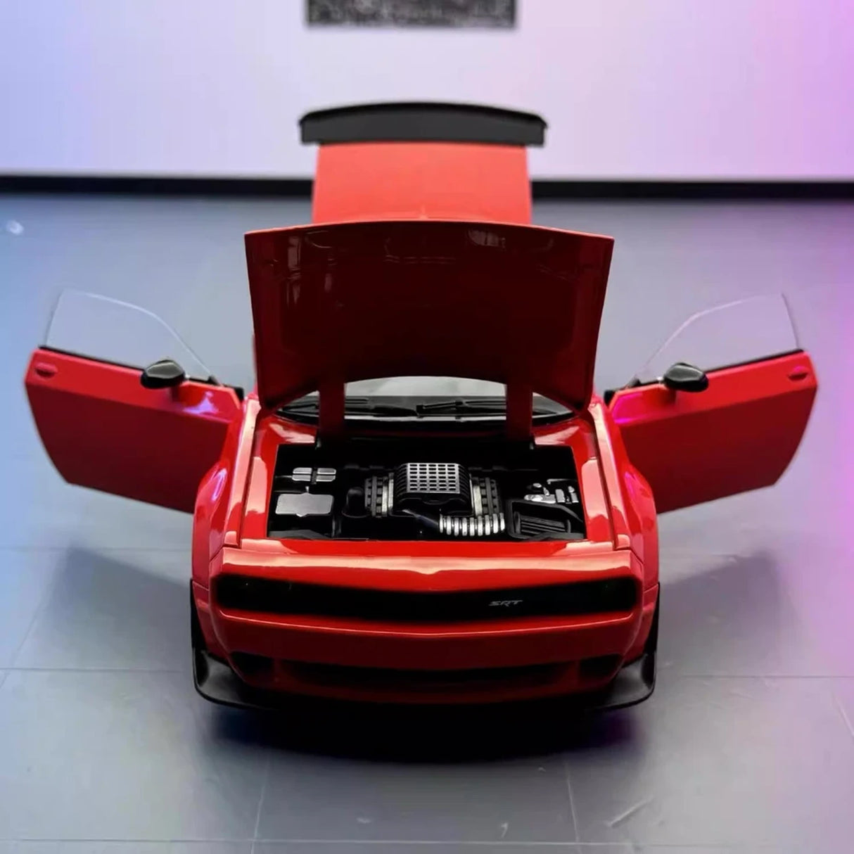 Dodge 2018 Challenger SRT Hellcat Red 1:24 – Modello espositivo in pressofusione