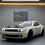 Dodge 2018 Challenger SRT Hellcat White 1:24 – Modello espositivo in pressofuso