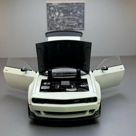 Dodge 2018 Challenger SRT Hellcat أبيض 1:24 – نموذج عرض معدني مصبوب