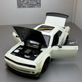 Dodge 2018 Challenger SRT Hellcat White 1:24 – Modello espositivo in pressofuso