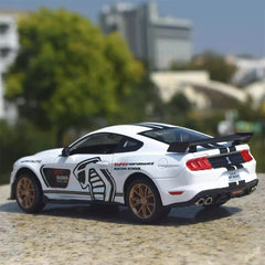 [TOY] 1:24 Ford 2020 Shelby GT500 blanc voiture miniature Die-Cast