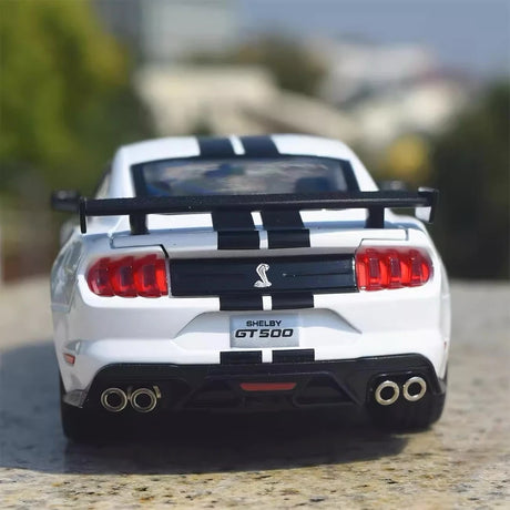 Ford 2020 Shelby GT500 أبيض 1:24 – نموذج عرض معدني مصبوب