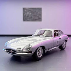 [TOY] 1:24 Jaguar 1961 E-Type Model Car Die-Cast