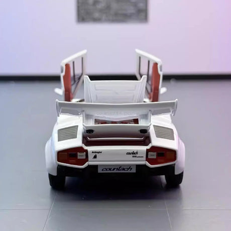 Lamborghini 1988 Countach LP5000 QV Biały 1:24 – Model wyświetlacza odlewany z odlewu