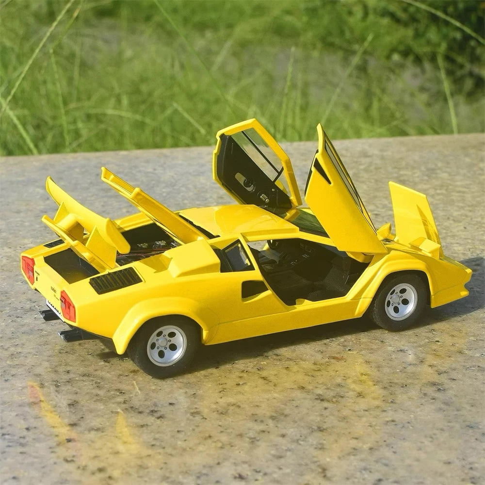 [TOY] 1:24 Lamborghini 1988 Countach LP5000 QV giallo modellino di auto Die-Cast