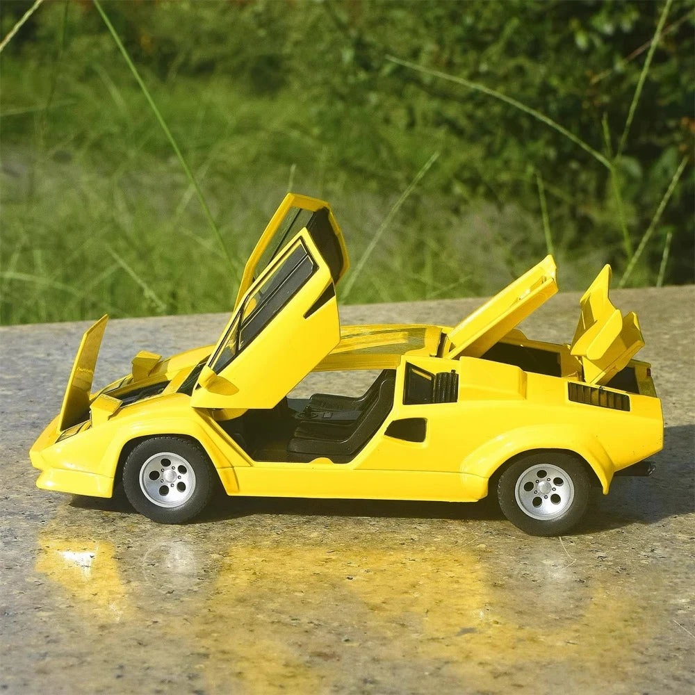 [TOY] 1:24 Lamborghini 1988 Countach LP5000 QV Yellow Model Car Die-Cast