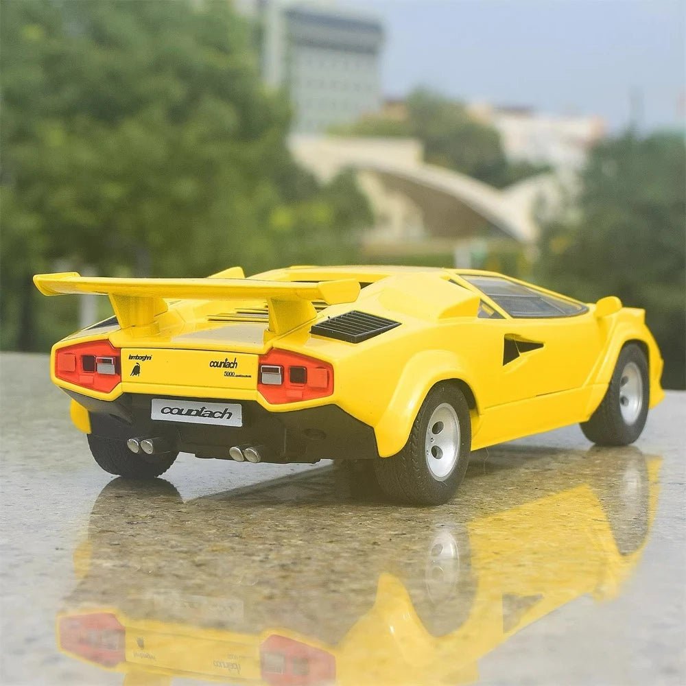 [TOY] 1:24 Lamborghini 1988 Countach LP5000 QV Yellow Model Car Die-Cast