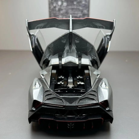 Lamborghini 2013 Veneno Silver 1:24 – model wyświetlacza odlewany z metalu