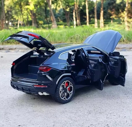 [TOY] 1:24 Lamborghini 2017 Urus musta pienoismalli Die-Cast