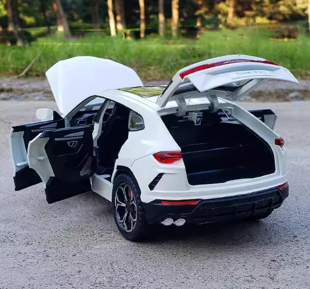 [TOY] 1:24 Lamborghini 2017 Urus White Model Car Die-Cast