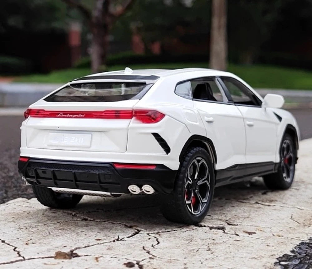 [TOY] 1:24 Lamborghini 2017 Urus White Model Car Die-Cast