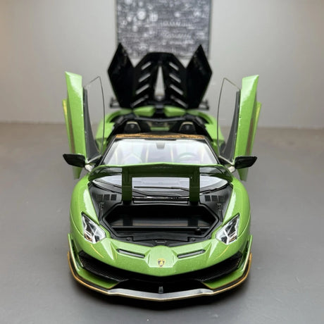 [TOY] 1:24 Lamborghini 2018 Aventador LP770-4 SVJ Green Model Car Die-Cast