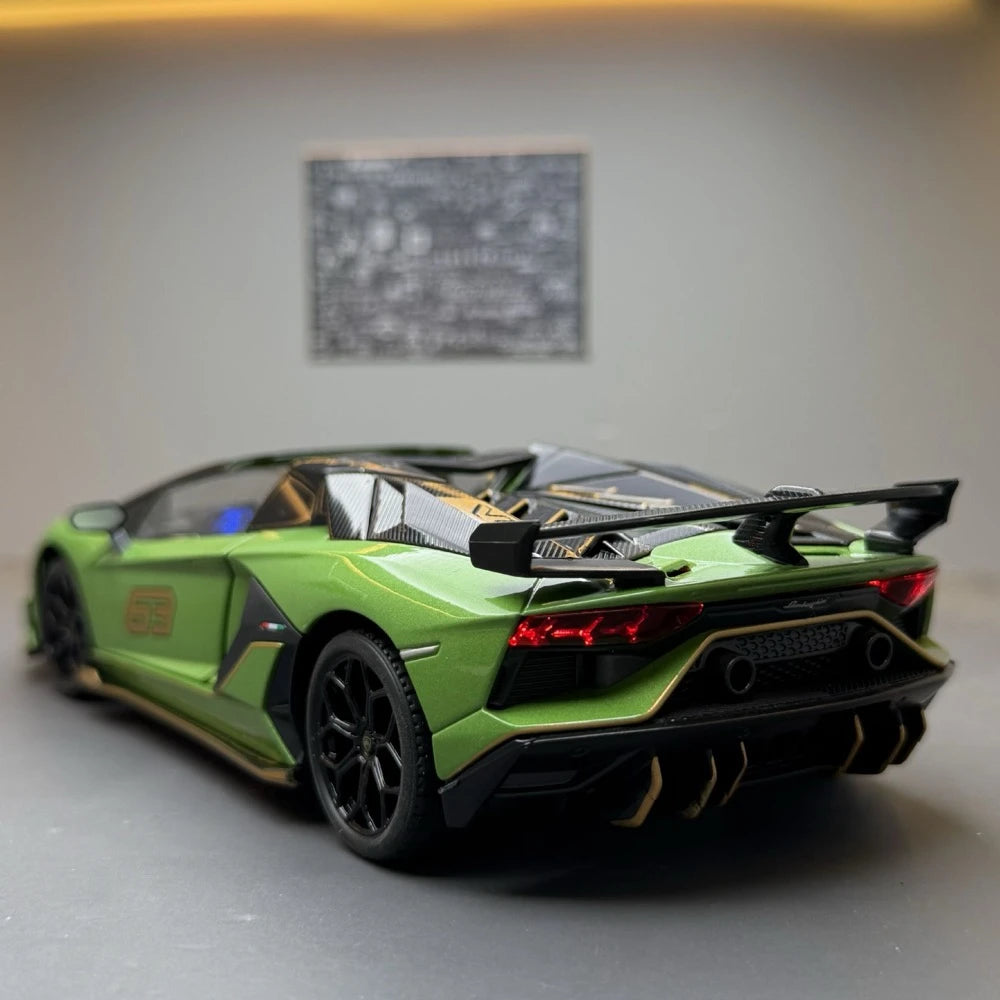[TOY] 1:24 Lamborghini 2018 Aventador LP770-4 SVJ Green Model Car Die-Cast