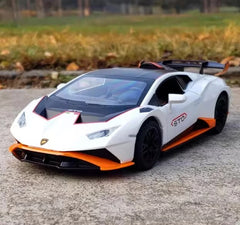 [TOY] 1:24 Lamborghini 2023 Huracan STO bianco modellino di auto Die-Cast