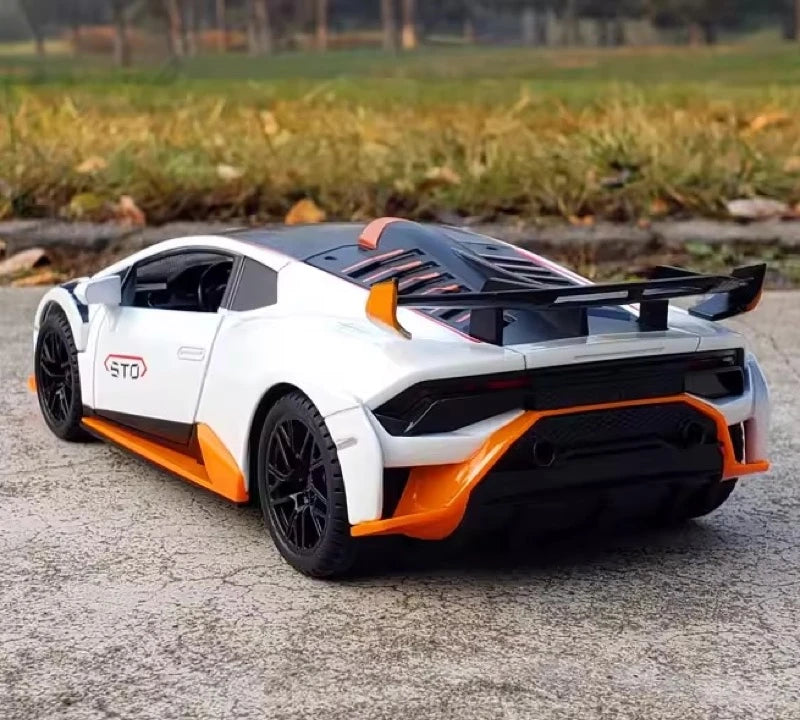 [TOY] 1:24 Lamborghini 2023 Huracan STO bianco modellino di auto Die-Cast