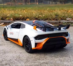 [TOY] 1:24 Lamborghini 2023 Huracan STO bianco modellino di auto Die-Cast