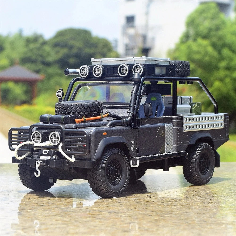 [TOY] 1:24 Land Rover 2001 Defender 110 Tomb Raider Gray Model Car Die-Cast