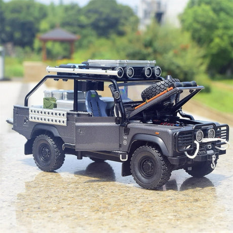 [TOY] 1:24 Land Rover 2001 Defender 110 Tomb Raider Gray Model Car Die-Cast