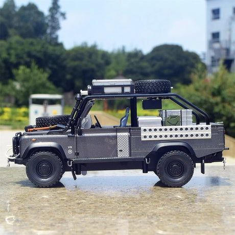 [TOY] 1:24 Land Rover 2001 Defender 110 Tomb Raider Gray Model Car Die-Cast