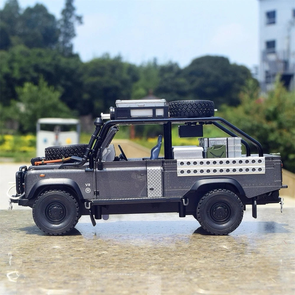 [TOY] 1:24 Land Rover 2001 Defender 110 Tomb Raider Gray Model Car Die-Cast