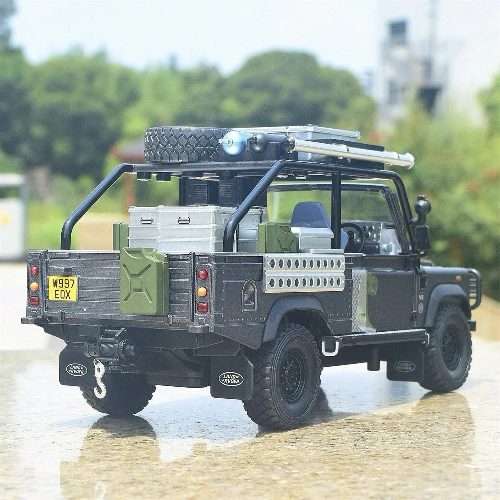 [TOY] 1:24 Land Rover 2001 Defender 110 Tomb Raider Gray Model Car Die-Cast