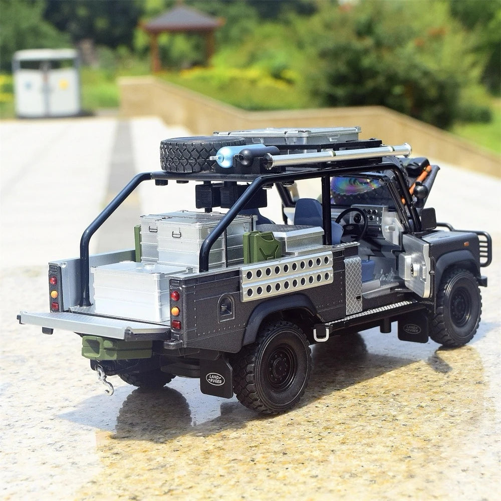 [TOY] 1:24 Land Rover 2001 Defender 110 Tomb Raider Gray Model Car Die-Cast