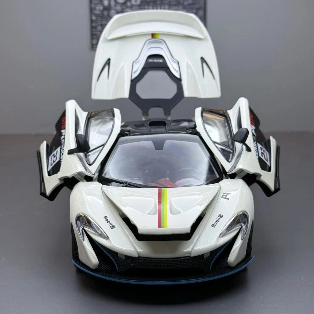 [TOY] 1:24 McLaren 2013 P1 GTR White Model Car Die-Cast