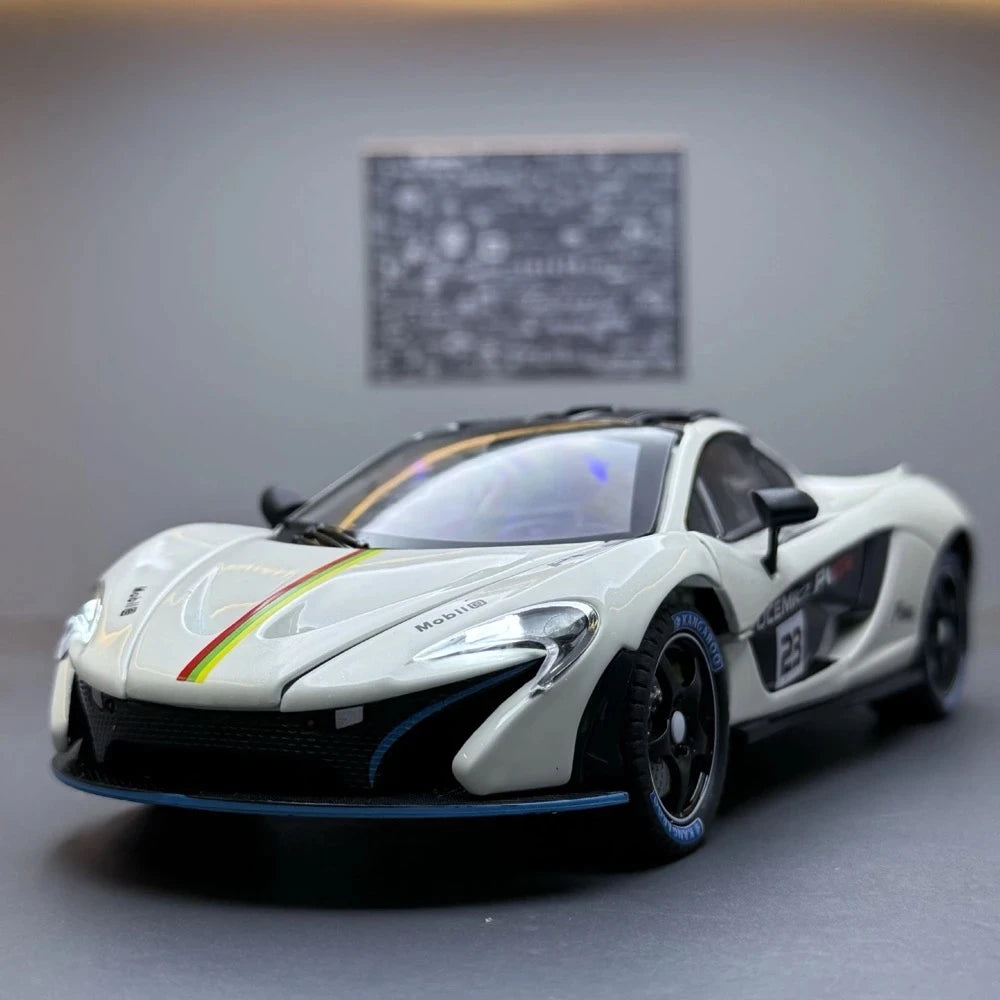 [TOY] 1:24 McLaren 2013 P1 GTR White Model Car Die-Cast