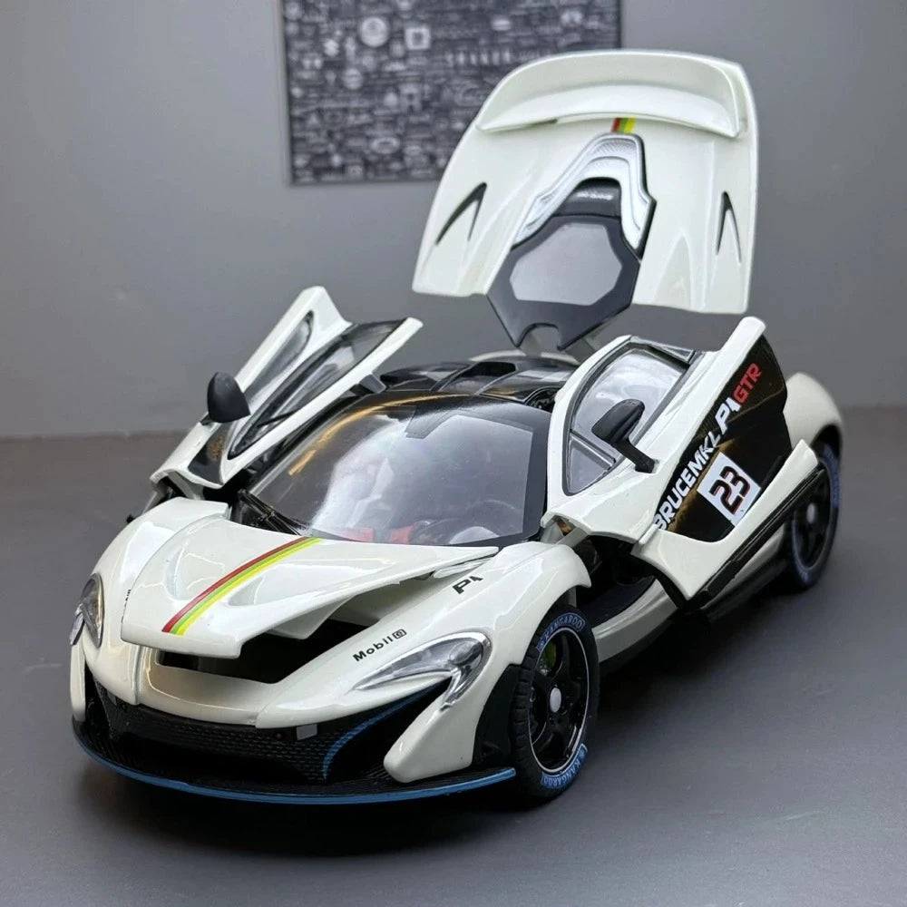 [TOY] 1:24 McLaren 2013 P1 GTR White Model Car Die-Cast