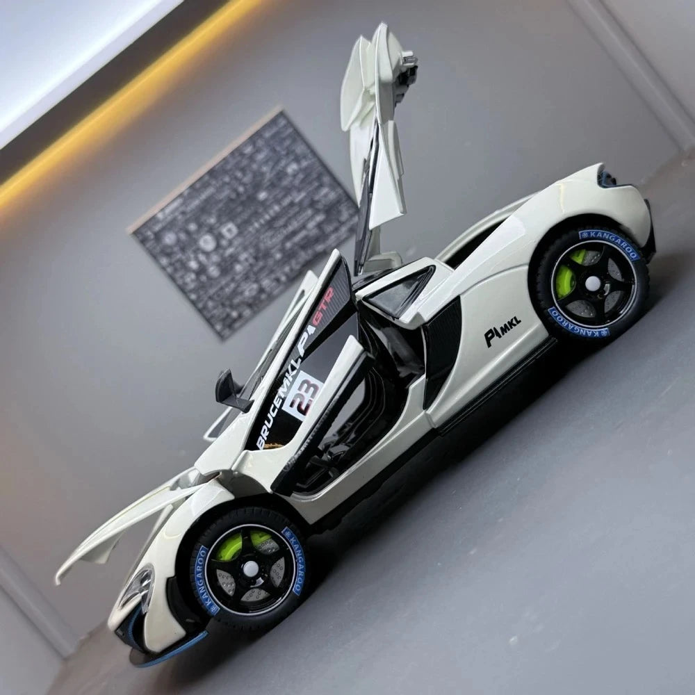 [TOY] 1:24 McLaren 2013 P1 GTR White Model Car Die-Cast
