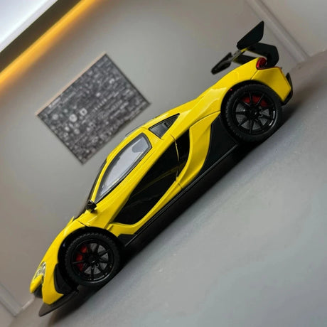[TOY] 1:24 McLaren 2013 P1 Yellow Model Car Die-Cast
