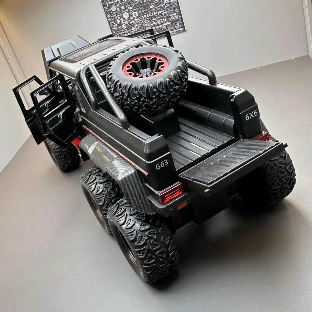 [TOY] 1:24 Mercedes-AMG 2013 G63 6x6 Off Road Black Model Car Die-Cast
