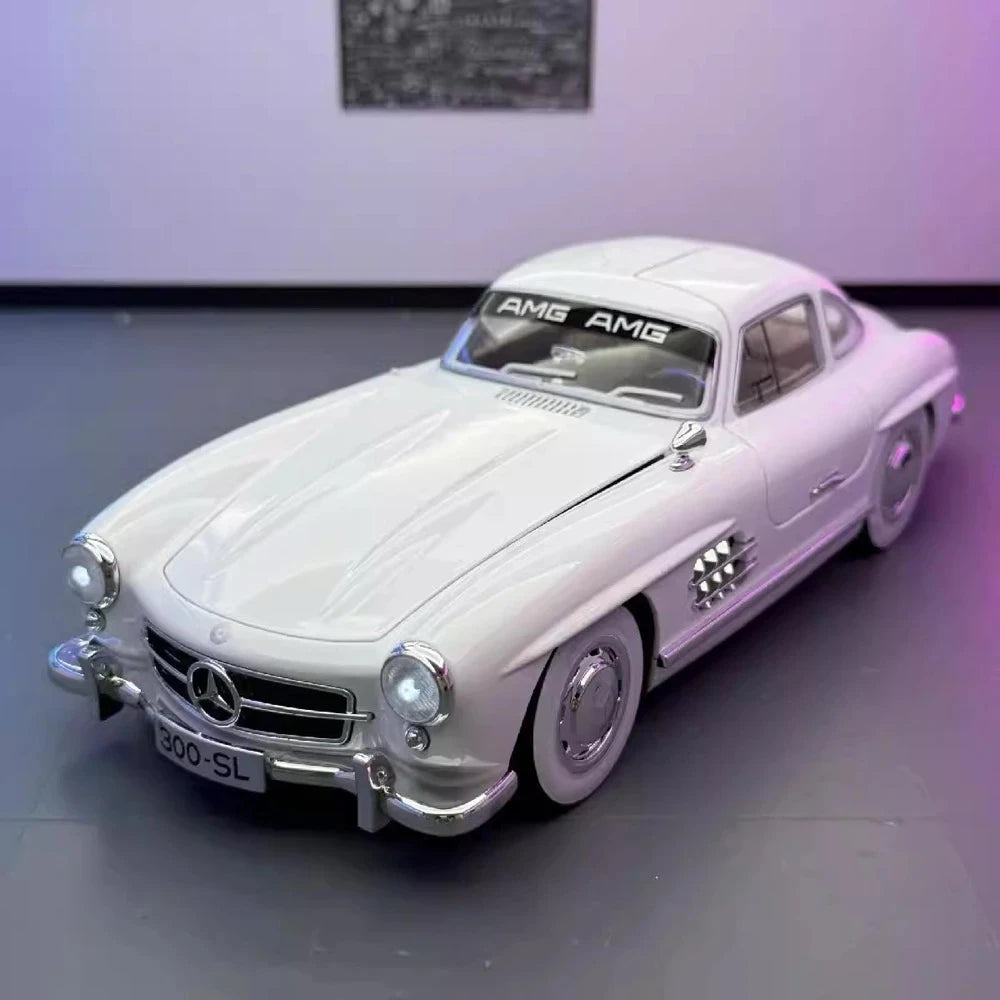 Mercedes-Benz 1954 300SL White 1:24 – Valuvalettu näyttömalli