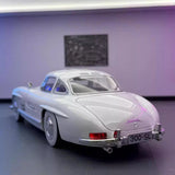 Mercedes-Benz 1954 300SL White 1:24 – Valuvalettu näyttömalli