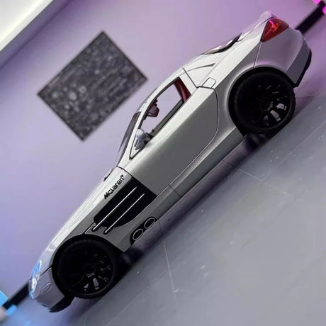 [TOY] 1:24 Mercedes-Benz 2006 SLR McLaren 722 S Silver Model Car Die-Cast