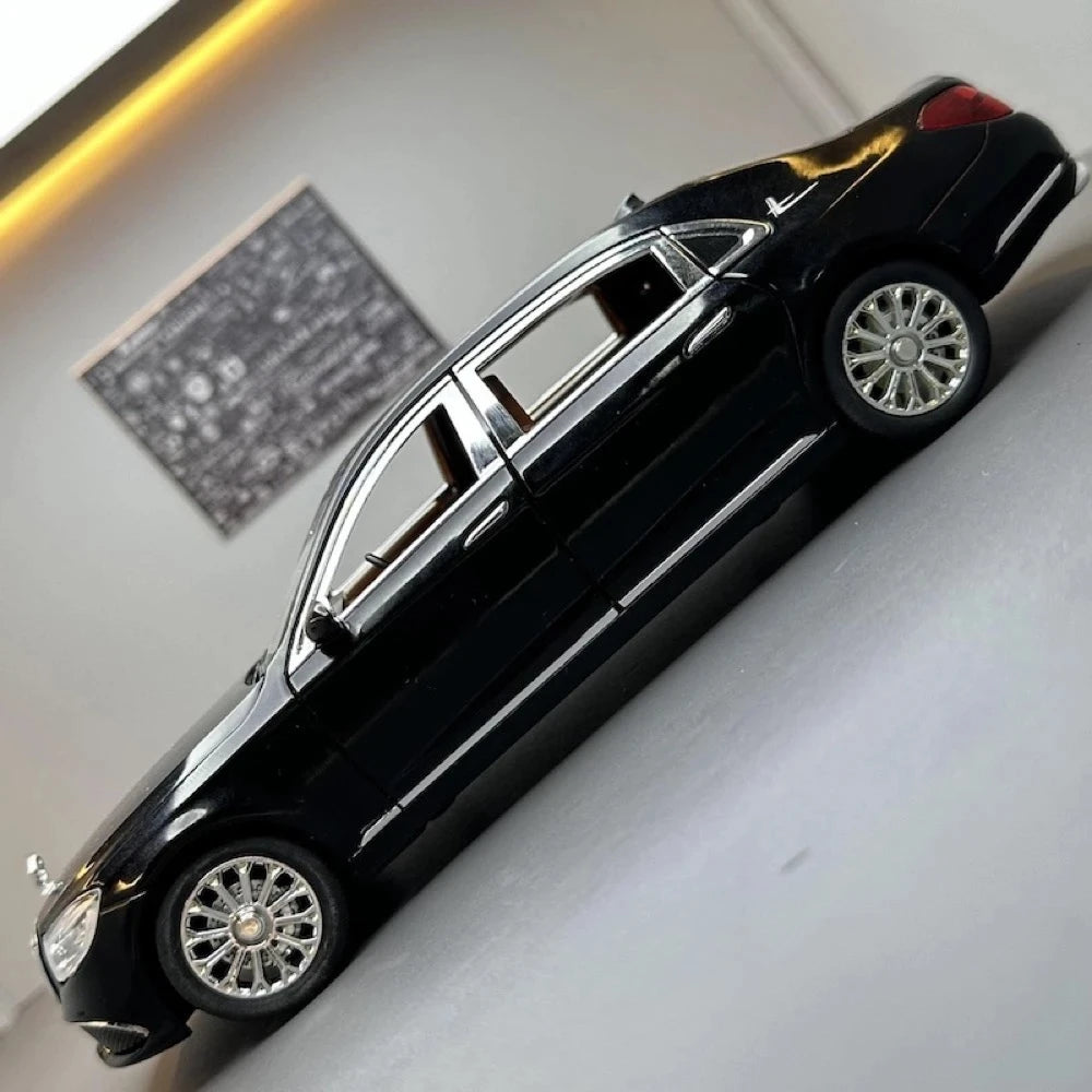 [TOY] 1:24 Mercedes-Benz 2016 E300L V213 Black Model Car Die-Cast