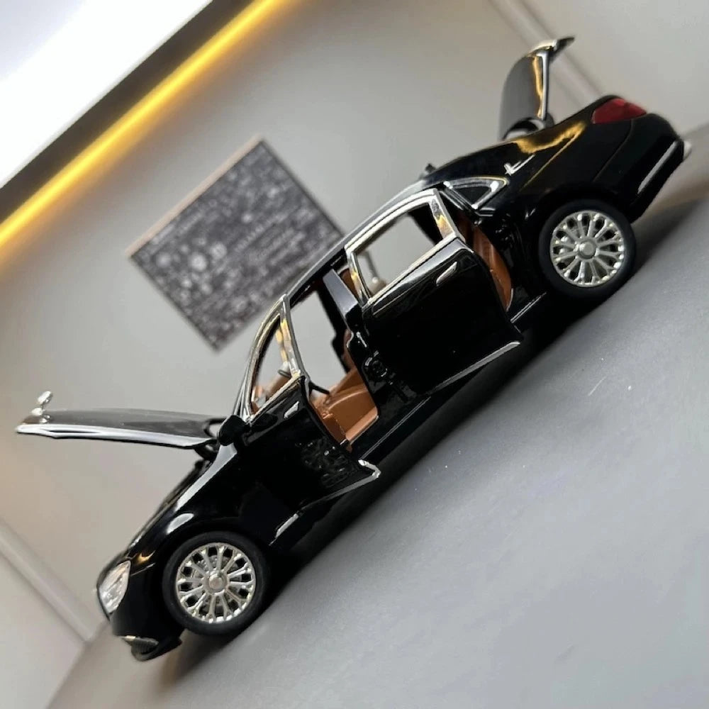 [TOY] 1:24 Mercedes-Benz 2016 E300L V213 Black Model Car Die-Cast