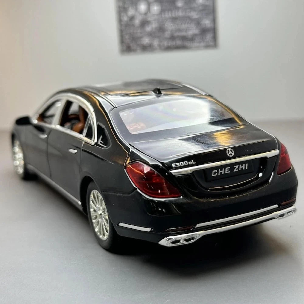 [TOY] 1:24 Mercedes-Benz 2016 E300L V213 ブラック モデルカー Die-Cast