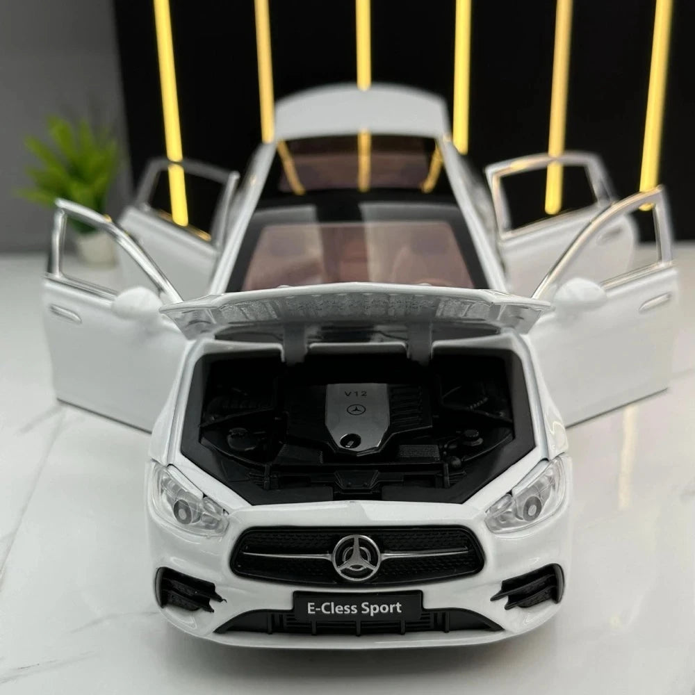 [TOY] 1:24 Mercedes-Benz 2017 E400 C238 ホワイト モデルカー Die-Cast