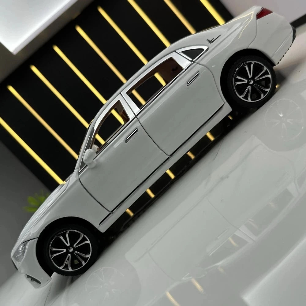 [TOY] 1:24 Mercedes-Benz 2017 E400 C238 ホワイト モデルカー Die-Cast