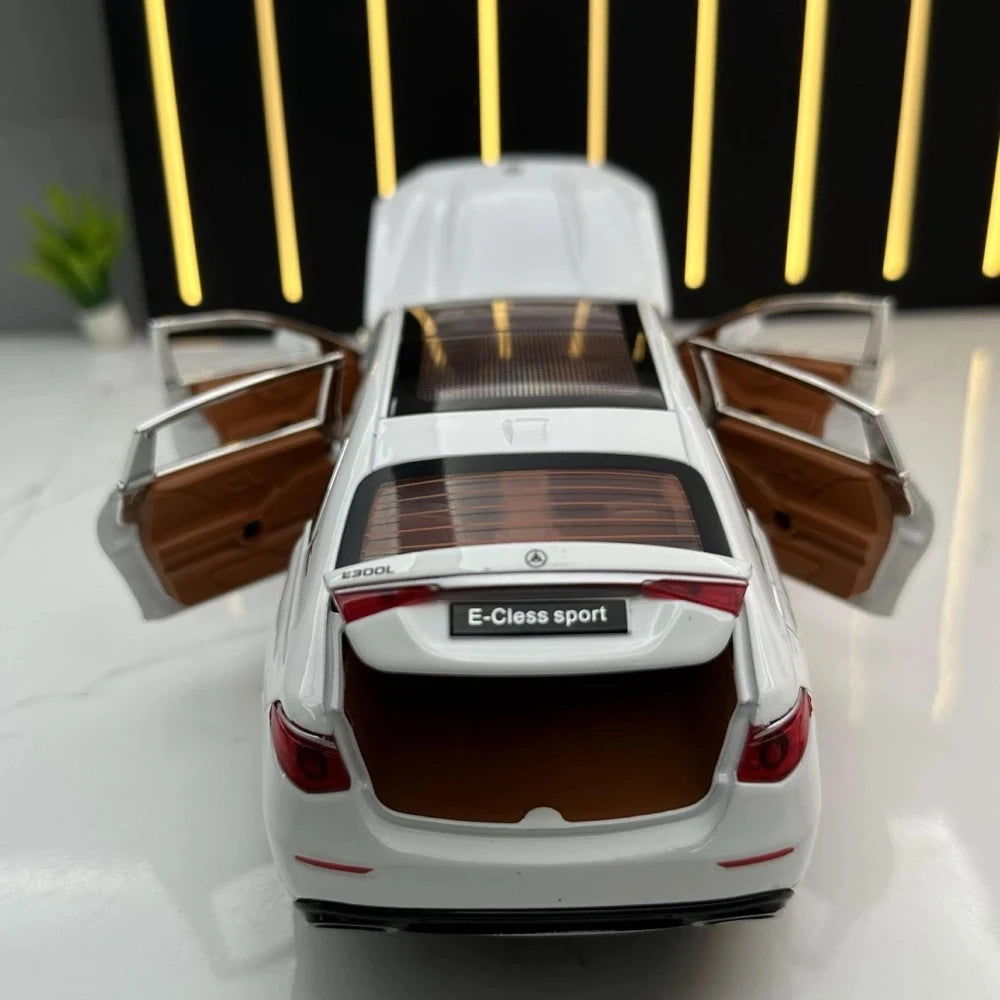 [TOY] 1:24 Mercedes-Benz 2017 E400 C238 ホワイト モデルカー Die-Cast