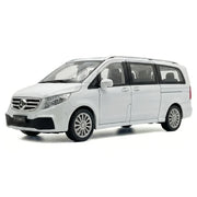 Mercedes-Benz 2018 V260L valkoinen 1:24 – painevalettu pienoismalli esillepanoon