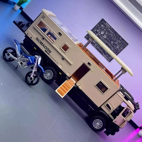 [TOY] 1:24 Mercedes-Arocs 2022 Nomadism Navigator F II Yellow Model Car Die-Cast
