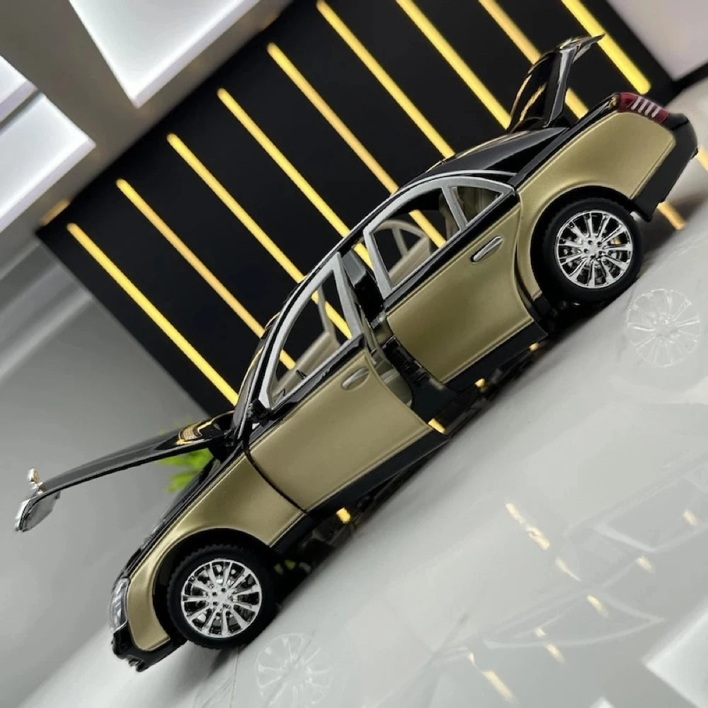 [TOY] 1:24 Mercedes-Maybach 2002 62S Gold Model Car Die-Cast