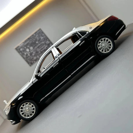 Mercedes-Maybach 2023 S600 Silver Black 1:24 – Modello espositivo in pressofusione