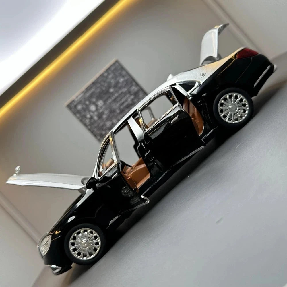 Mercedes-Maybach 2023 S600 Silver Black 1:24 – نموذج عرض معدني مصبوب، مصبوب.