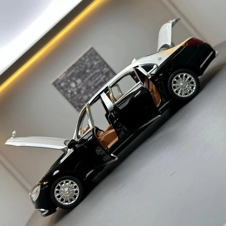 Mercedes-Maybach 2023 S600 Silver Black 1:24 – Modello espositivo in pressofusione